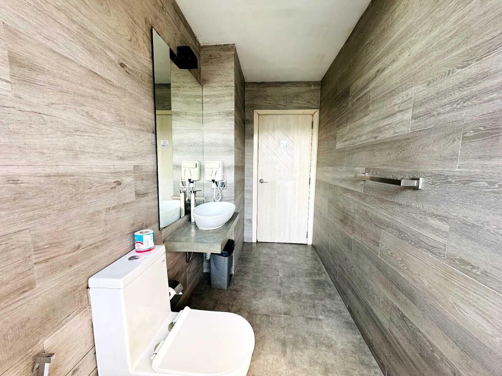 Equipamiento de Habitación Ella Flower Garden Resort