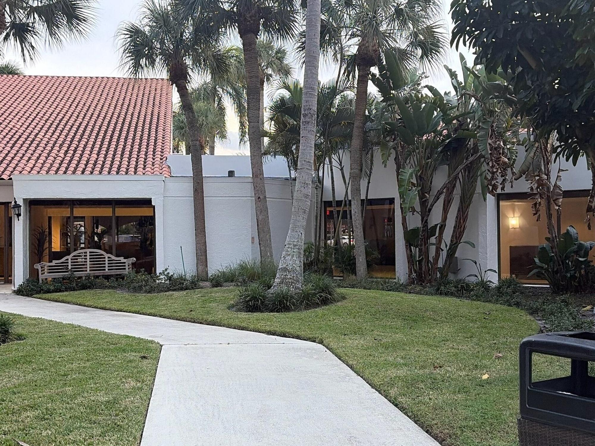 Vista Exterior 88 Palms Hotel & Event Center