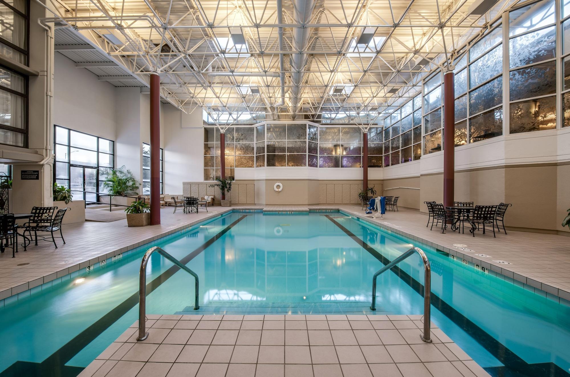 Vista Piscina Crowne Plaza Chicago Ohare Hotel & Conf Ctr by IHG