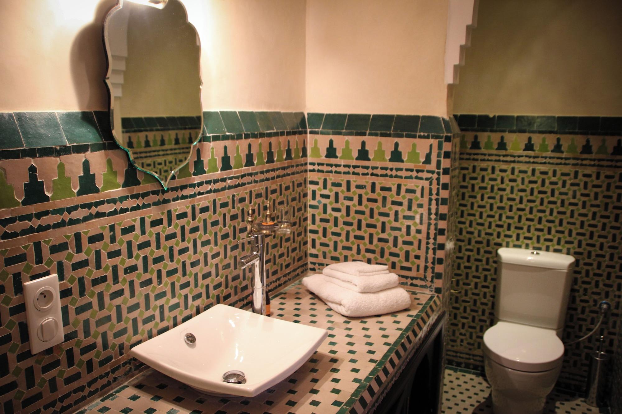 Equipamiento de Habitación dar souran