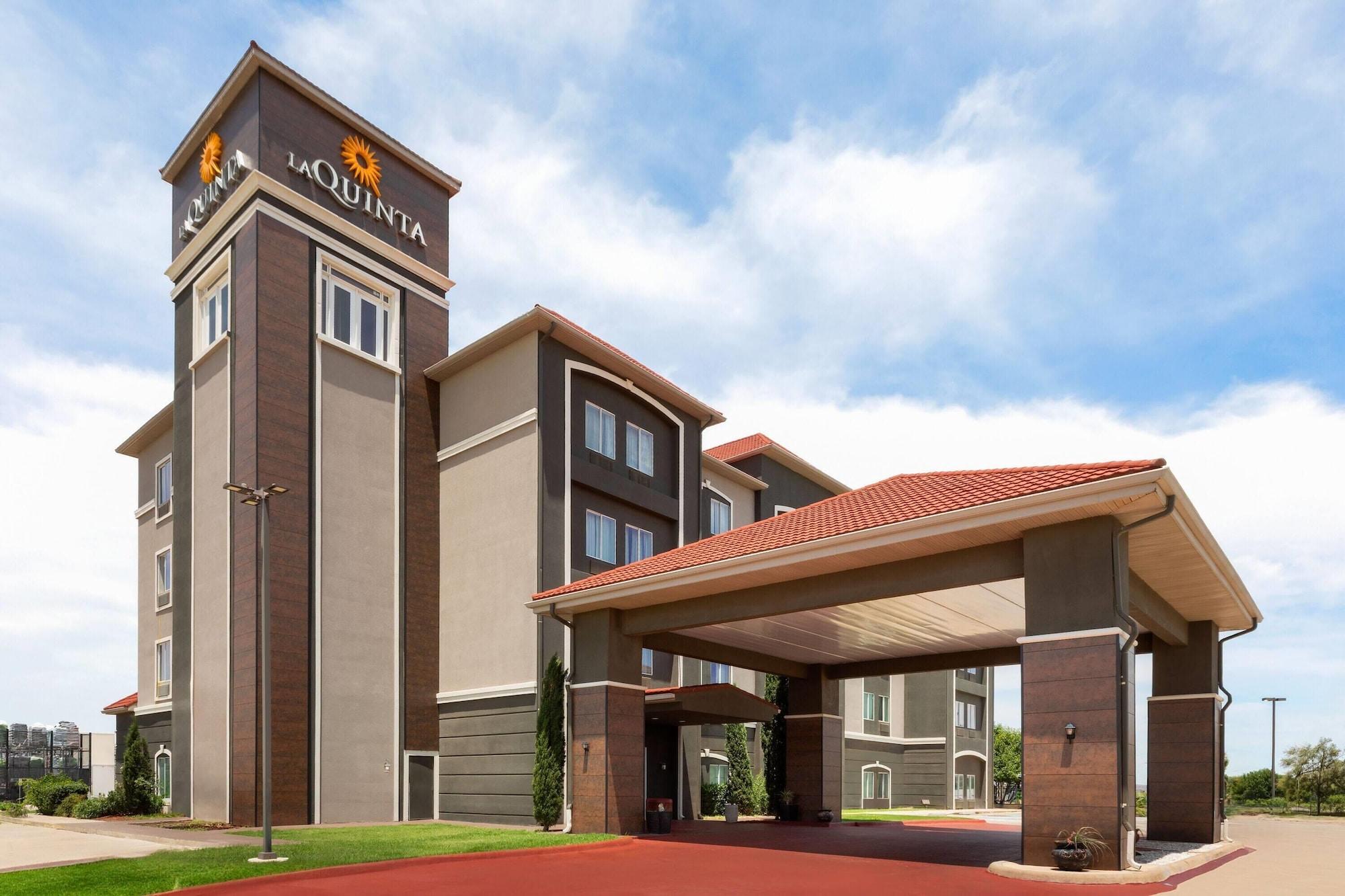 Vista Exterior La Quinta Inn & Suites by Wyndham Brownwood