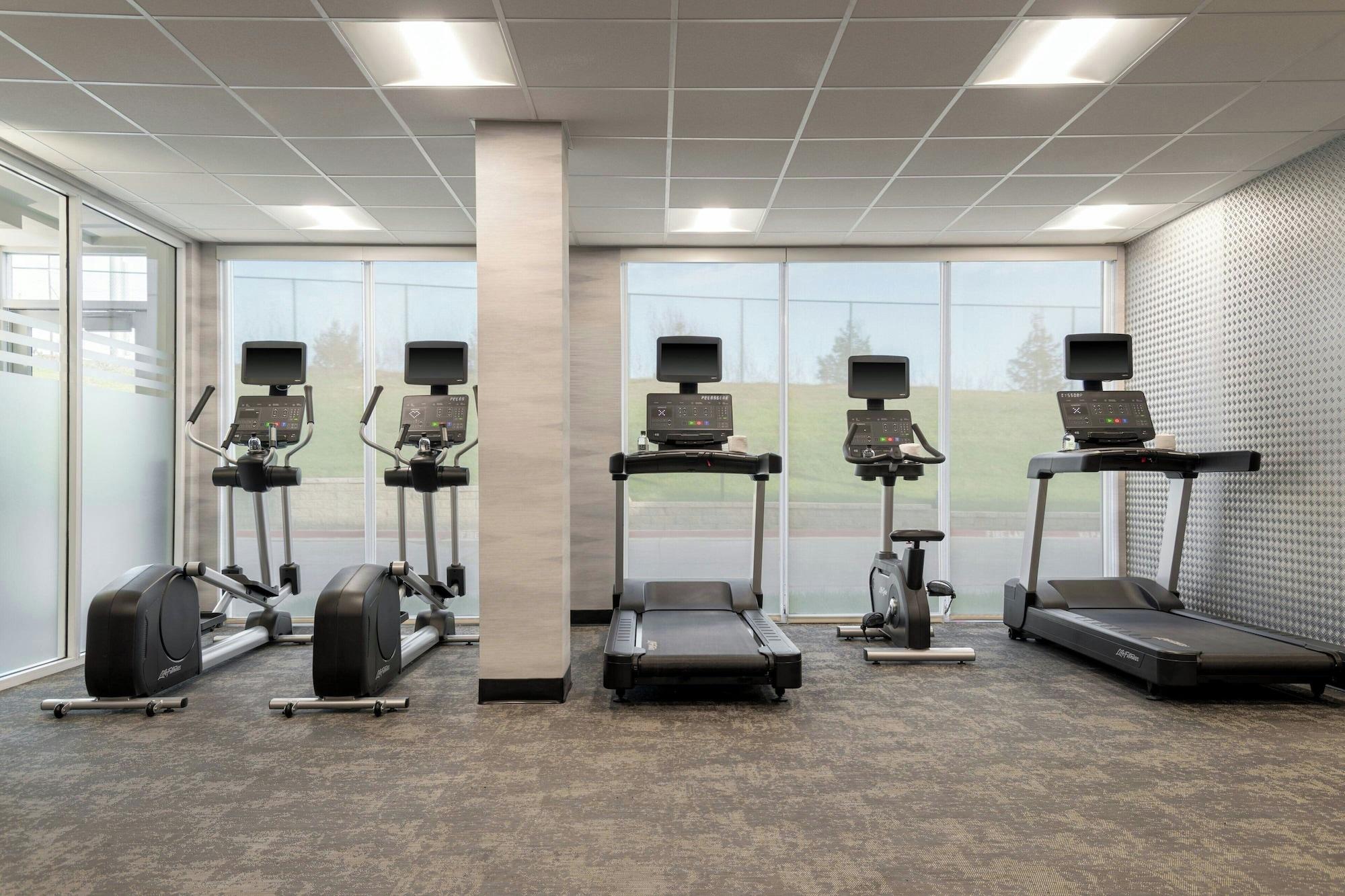 Gimnasio Fairfield by Marriott Inn & Suites Kansas City at The Legends