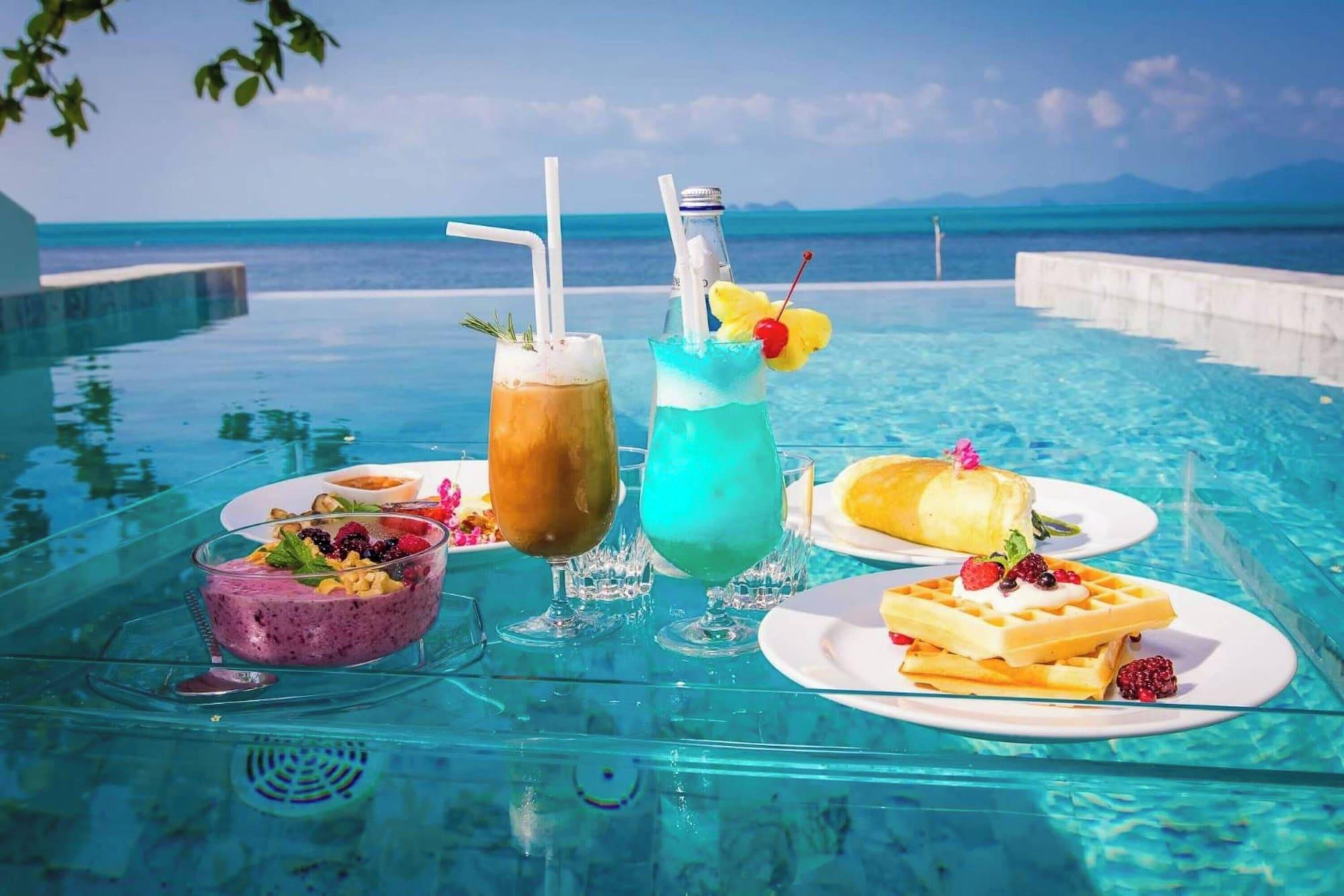 Restaurant White Whale Beachfront Pool Villa