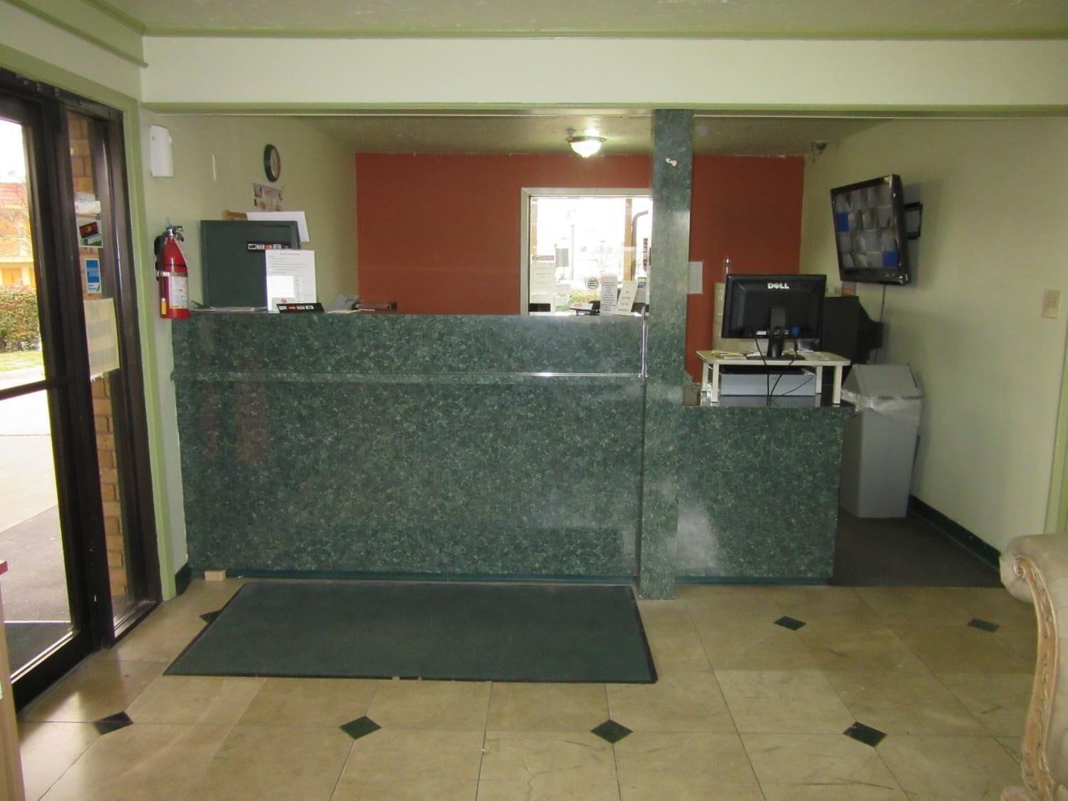 Vista Lobby Royal Inn