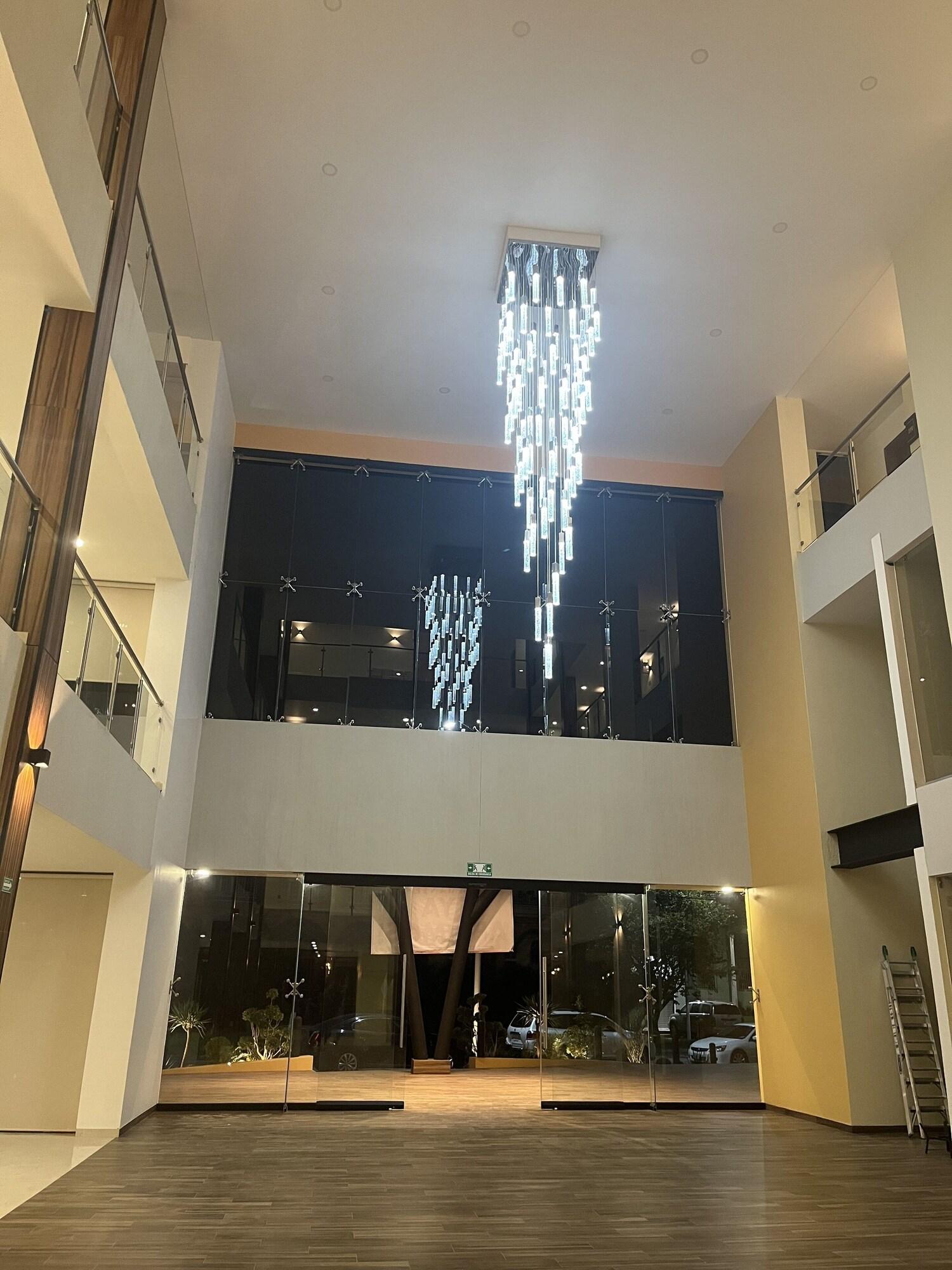 Vista Lobby Hotel Cinco Diamantes