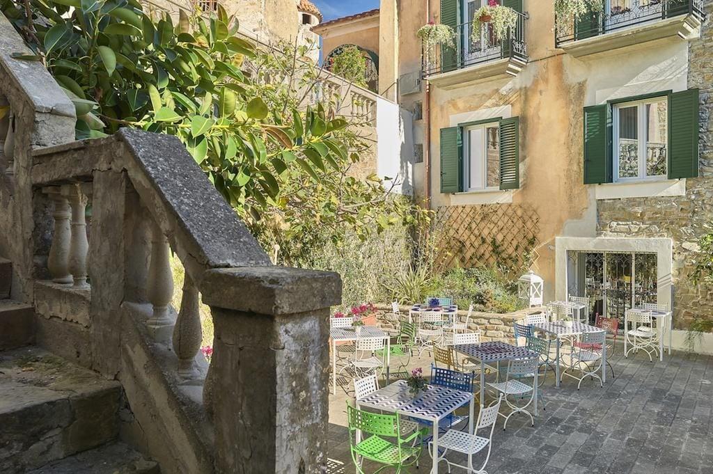 Varios Palazzo Gentilcore