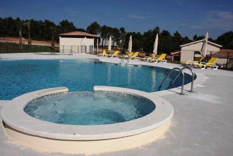 Vista Piscina Domaine de Manon