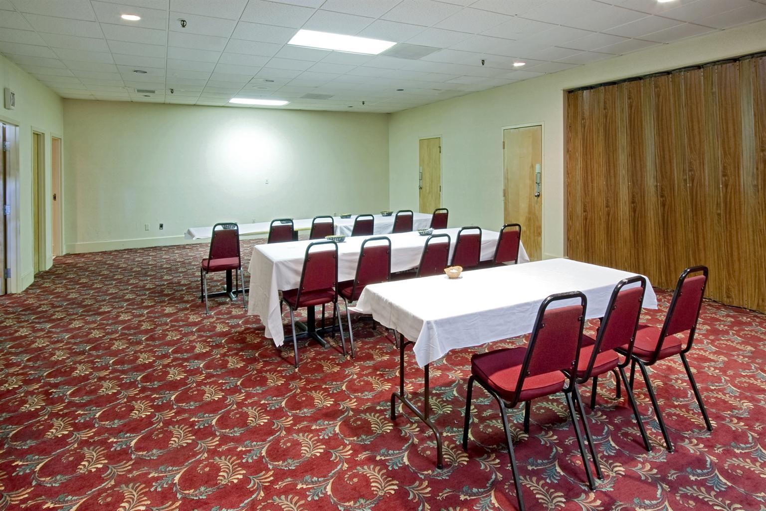 Centro de Negocios Americas Best Value Inn Forest
