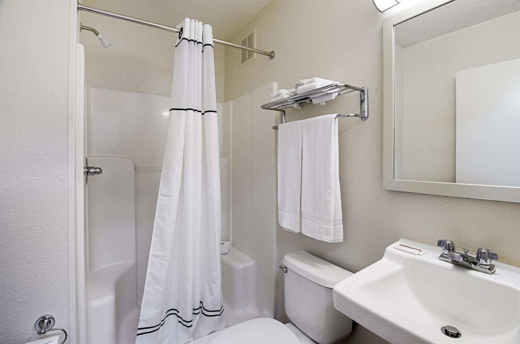 Equipamiento de Habitación HomeTowne Studios by Red Roof Winston-Salem - University Pkwy