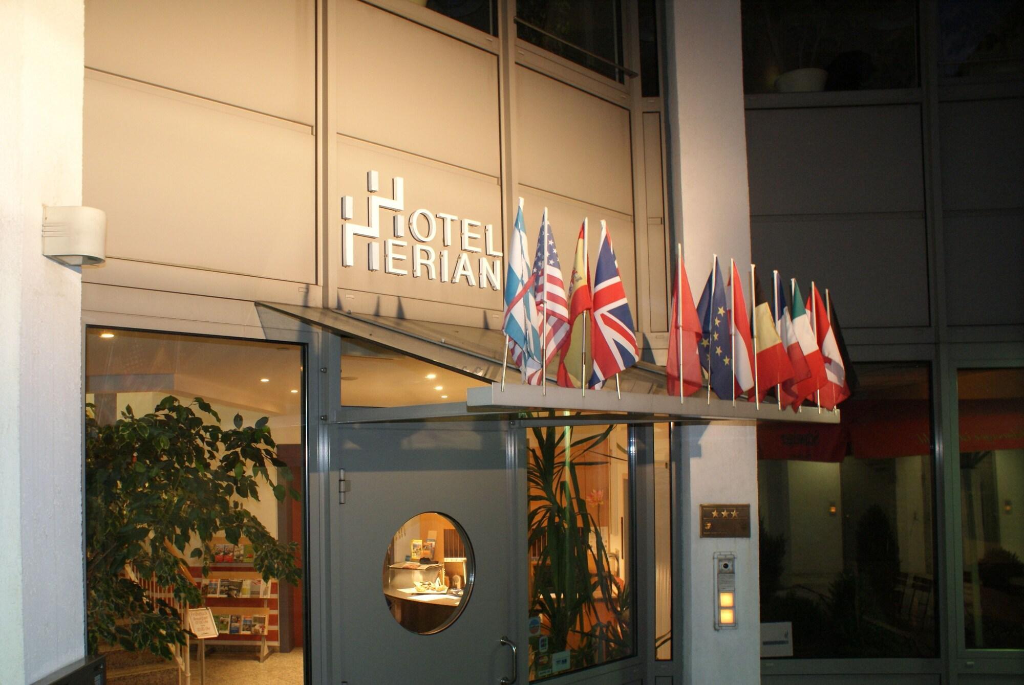 Vista Exterior Hotel Herian