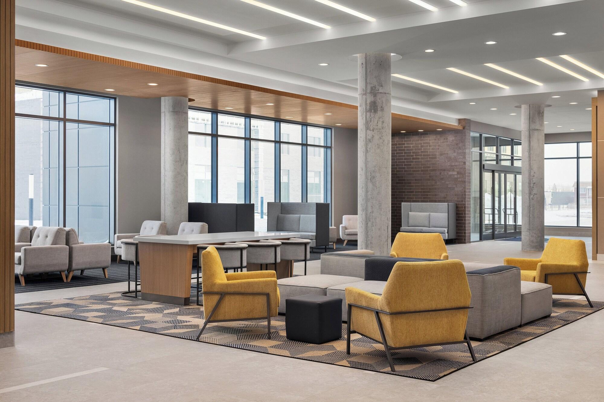 Vista Exterior Holiday Inn Express Montreal Airport - St-Laurent by IHG