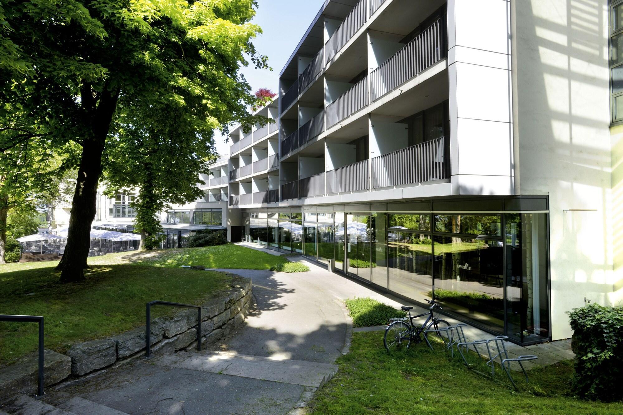 Vista Exterior FAVORITE Parkhotel I Spa – Business – Fine Dining