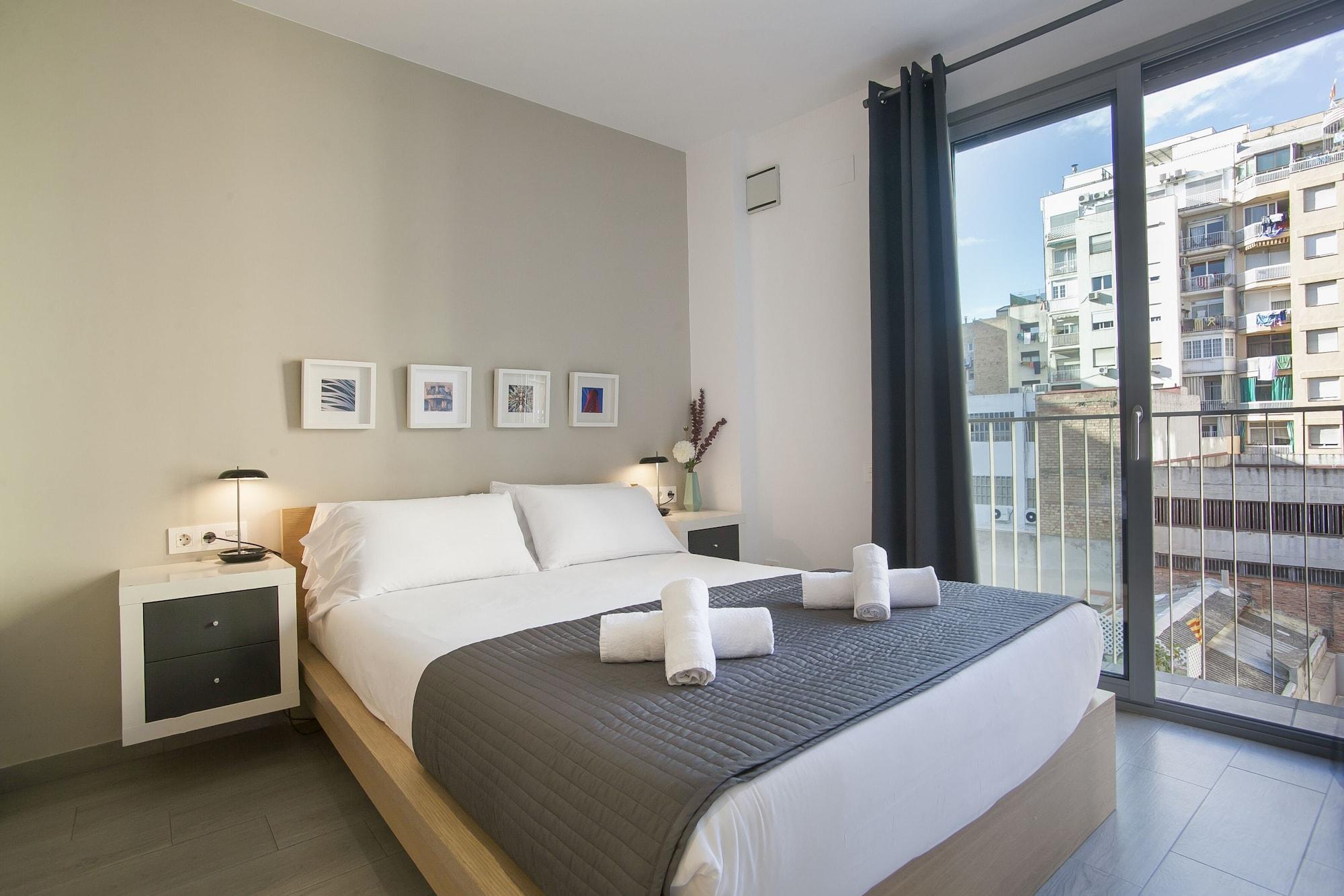 Varios BBarcelona Gaudi Flats