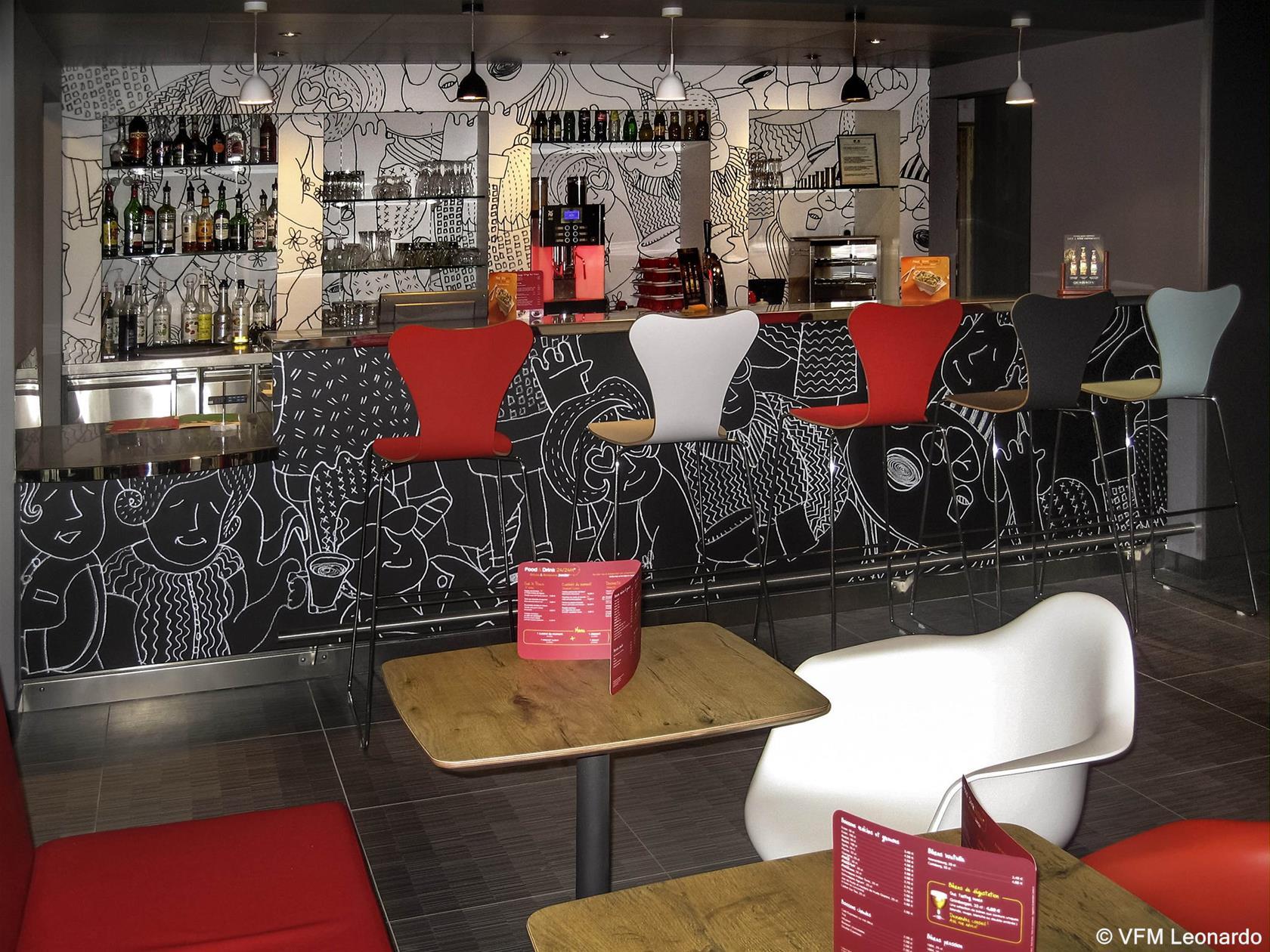 Vista Exterior Ibis Amboise