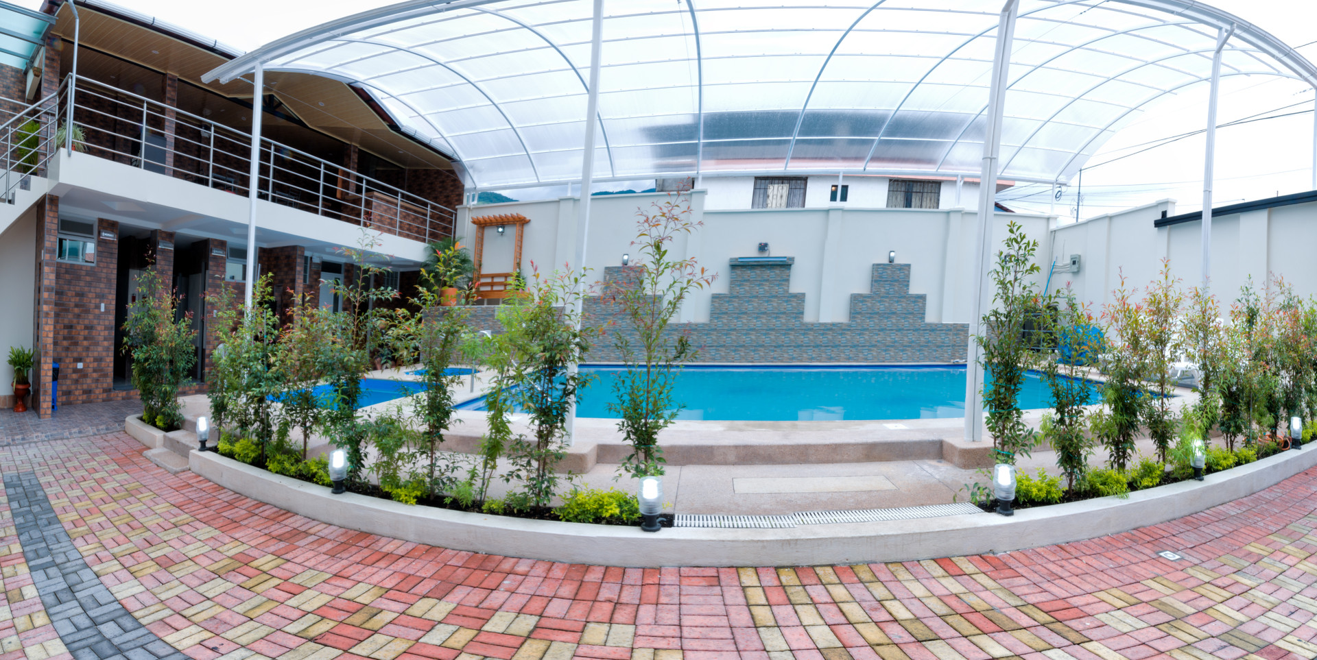 Vista Piscina Luxor Plaza Hotel y Spa