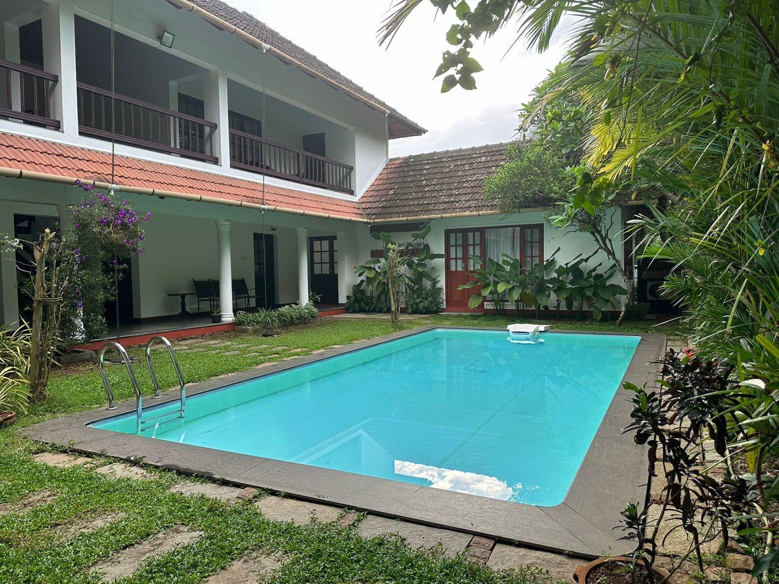 Vista Exterior The Villa Romantica