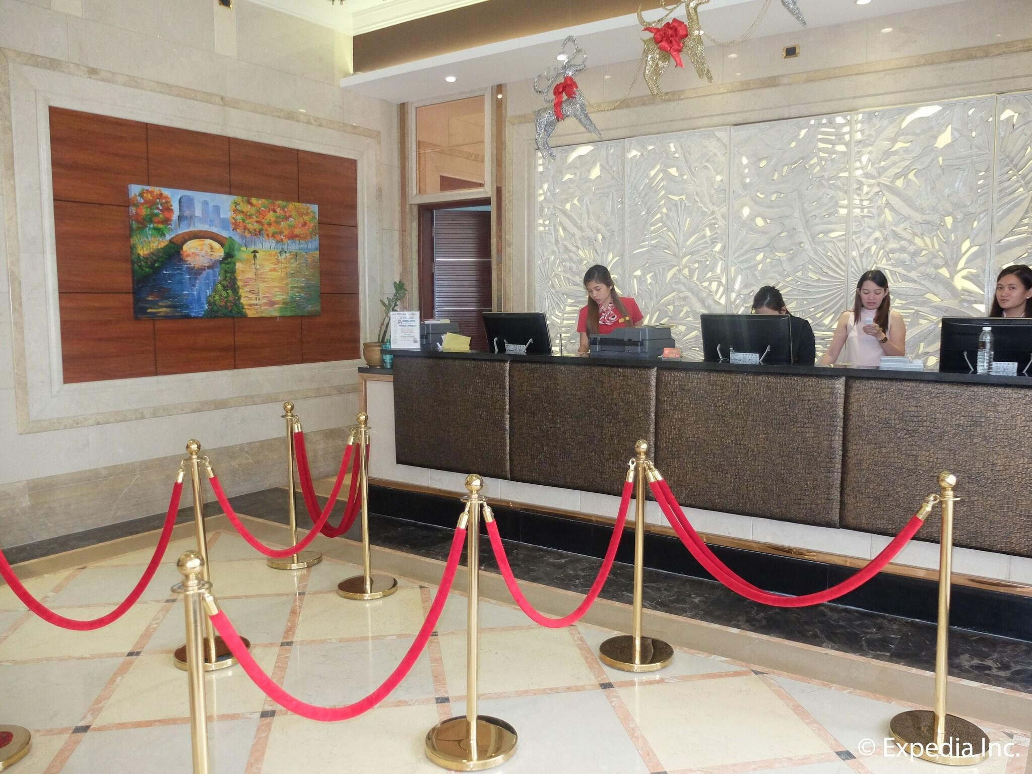 Vista Lobby Central Park Tower Resort