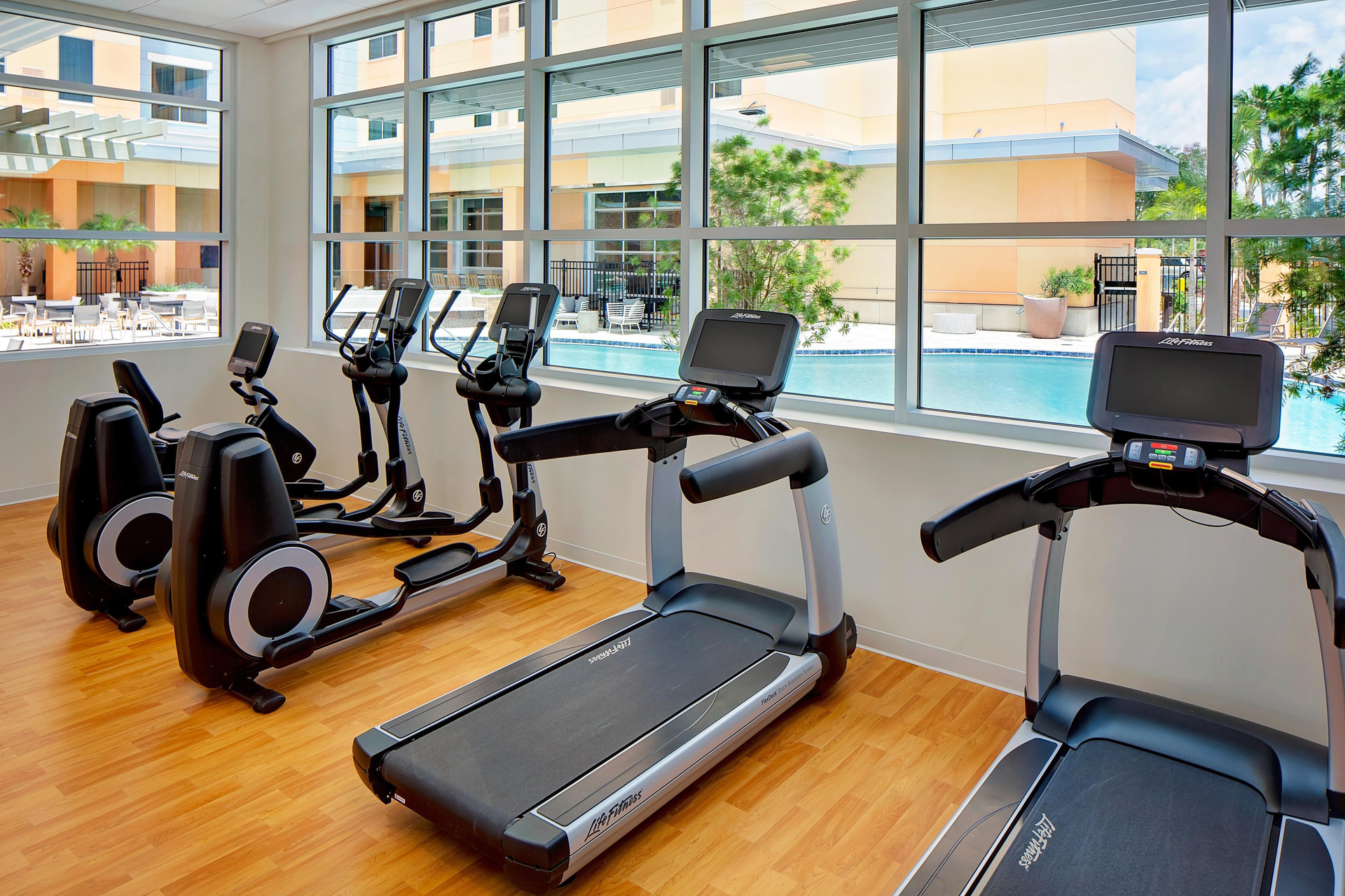 Gimnasio Hyatt House across from Universal Orlando Resort