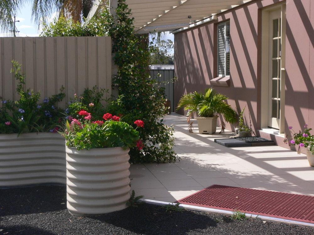 Varios Chinchilla Motel