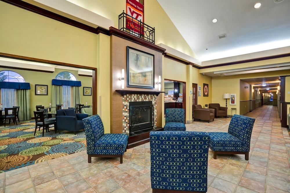 Vista Lobby Holiday Inn Express Hotel & Suites Christiansburg by IHG