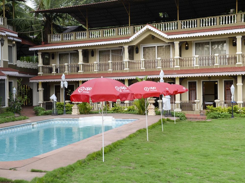 Vista Piscina OYO 850 Hotel River Palace