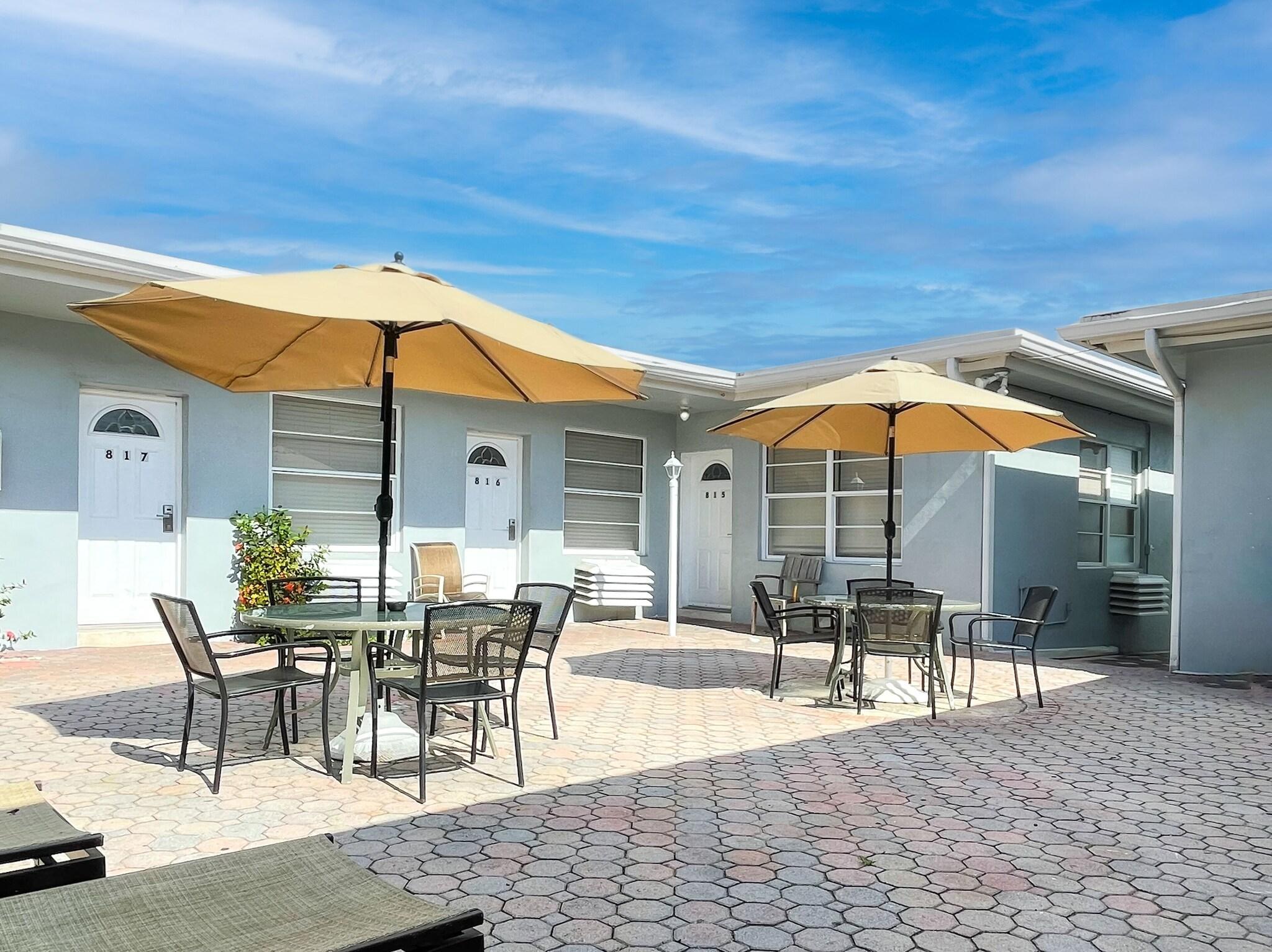 Vista Exterior Silver Spray Motel - RB