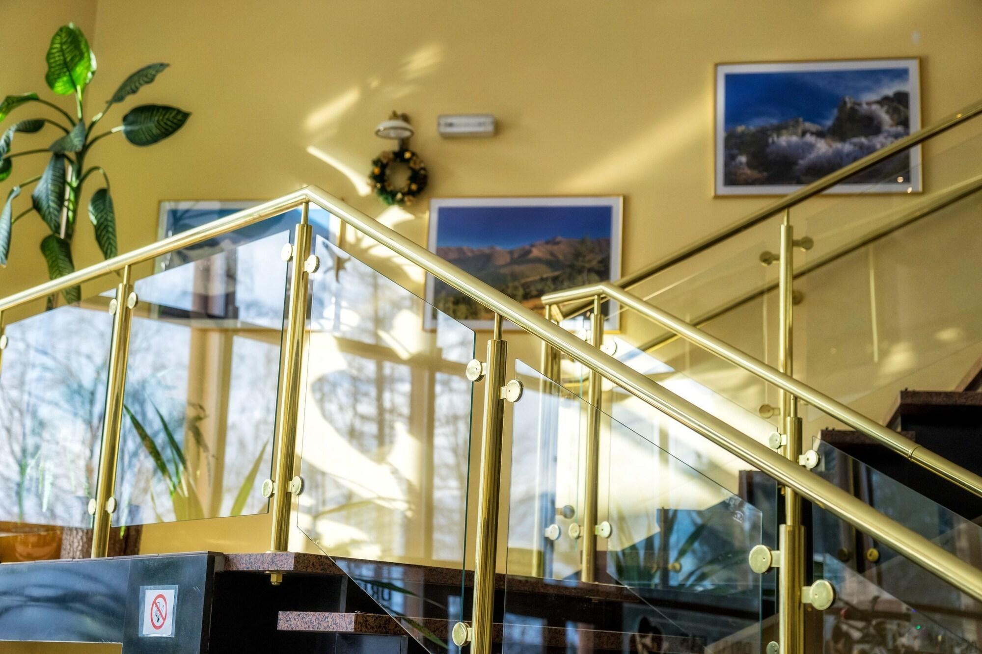 Vista Lobby Kompleks Antałówka Termy & Med – POLSKIE TATRY S.A.