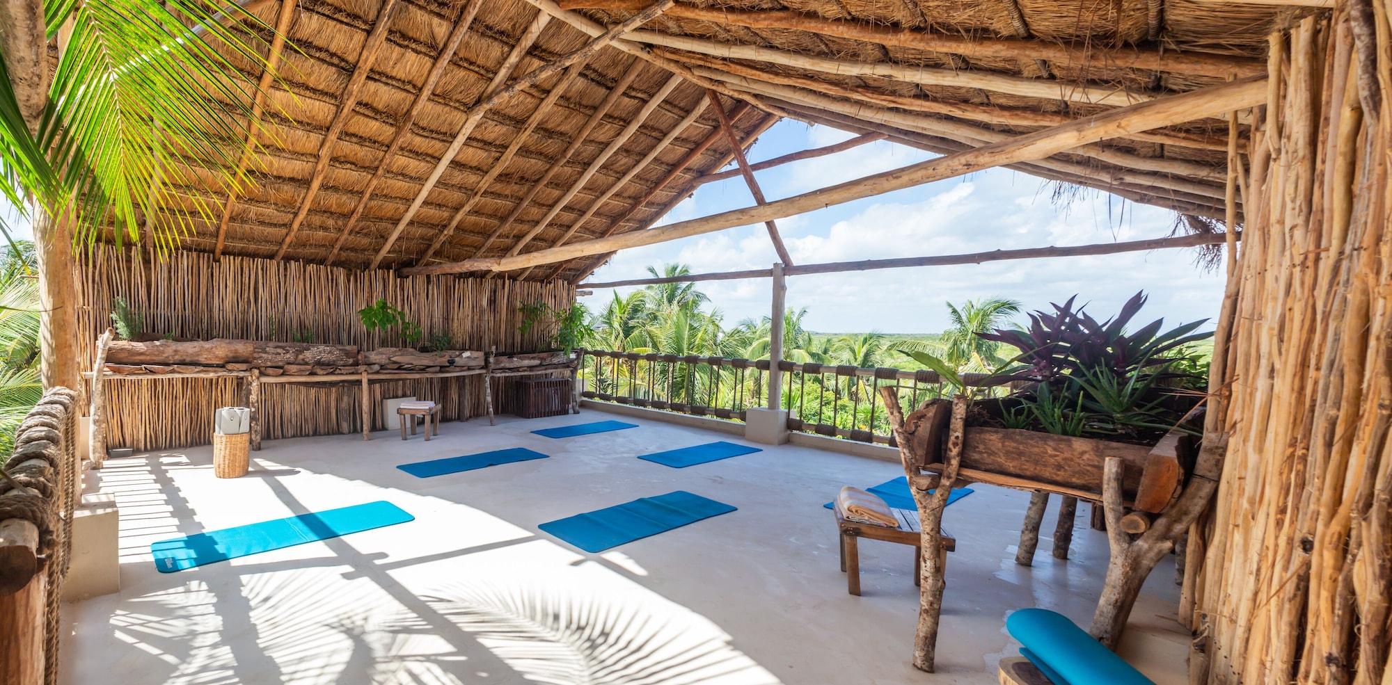 Gimnasio Dune Boutique Hotel located at the party zone