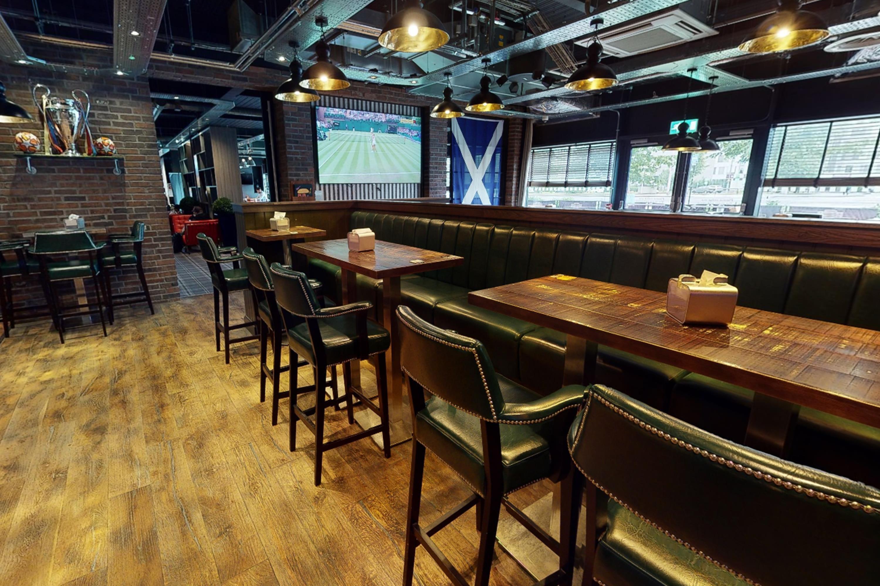 Restaurant Village Hotel Glasgow