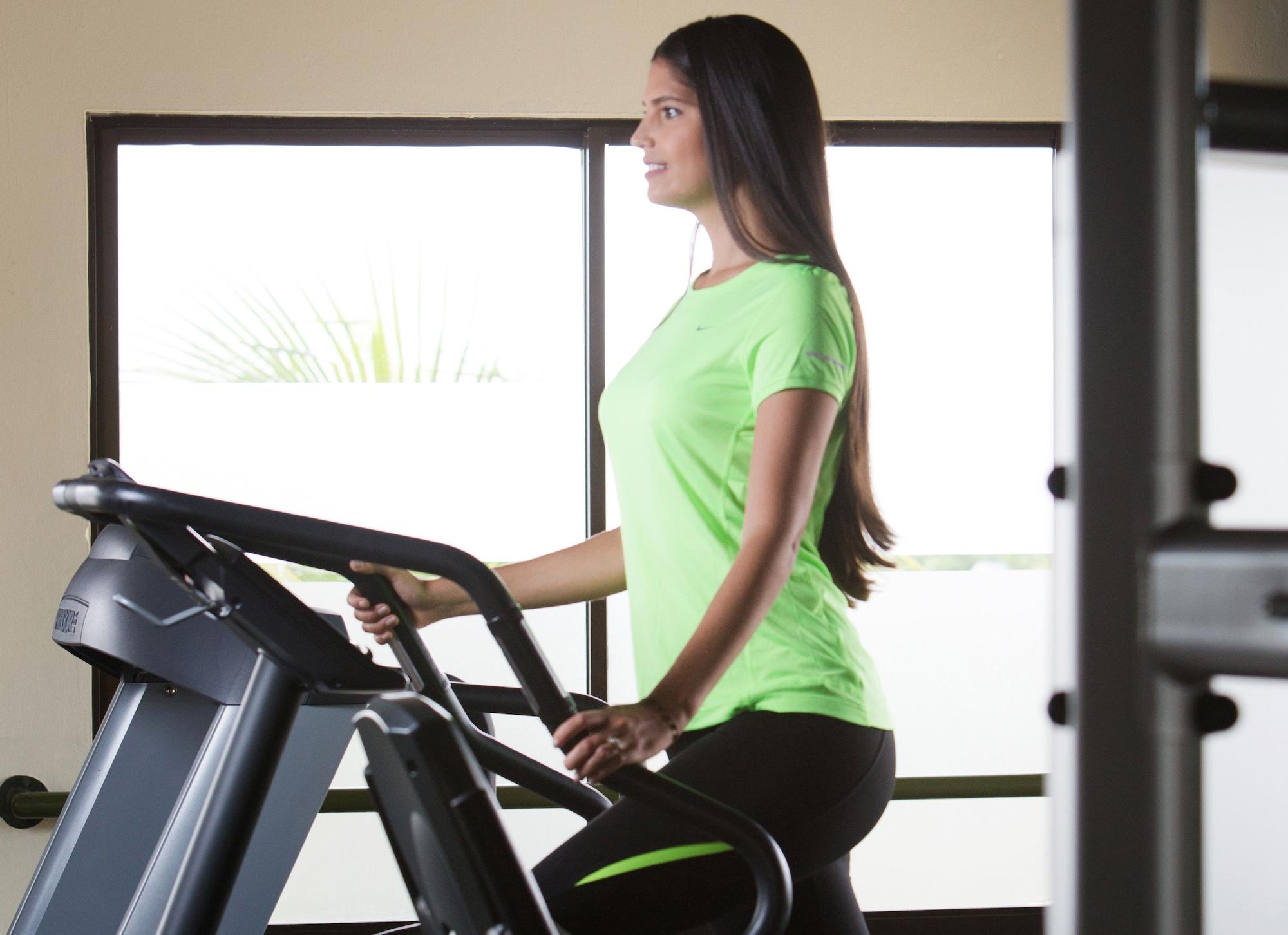 Gimnasio Hodelpa Garden Suites Golf & Convention Center