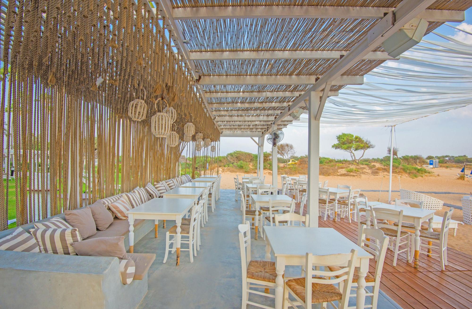 Restaurant Dome Beach Marina Hotel & Resort