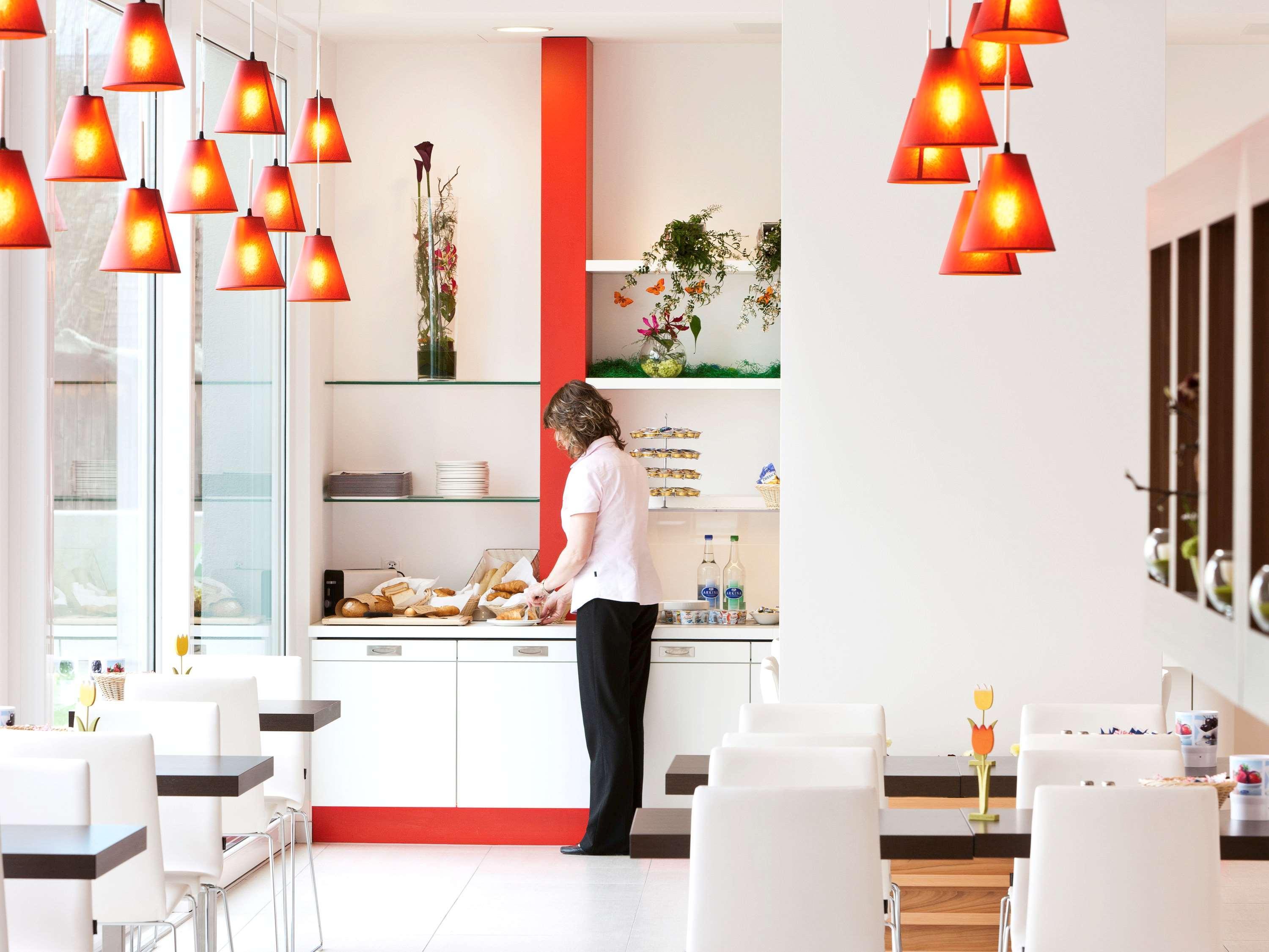 Bar/Salón ibis Delémont Delsberg