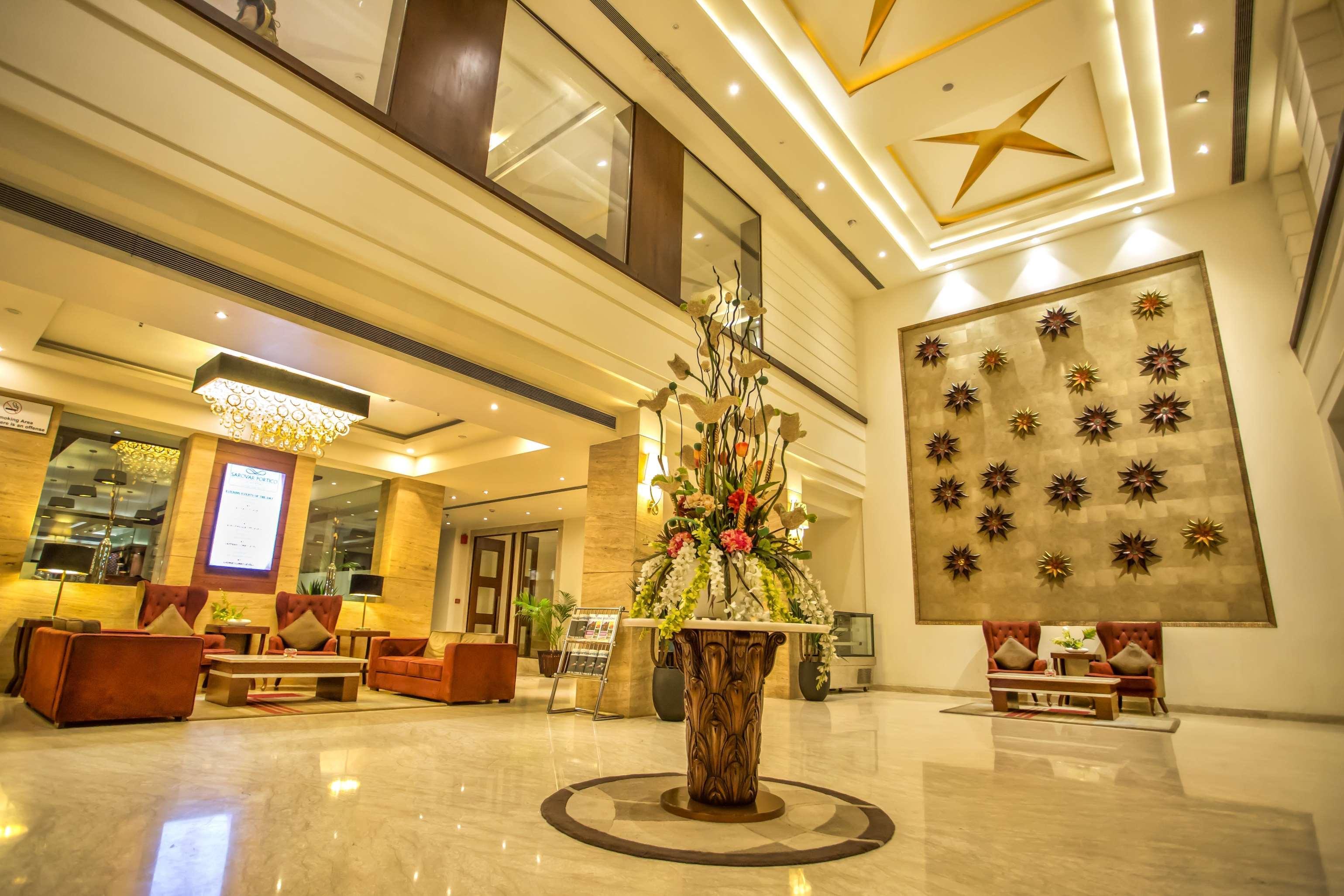 Vista Lobby Sarovar Portico