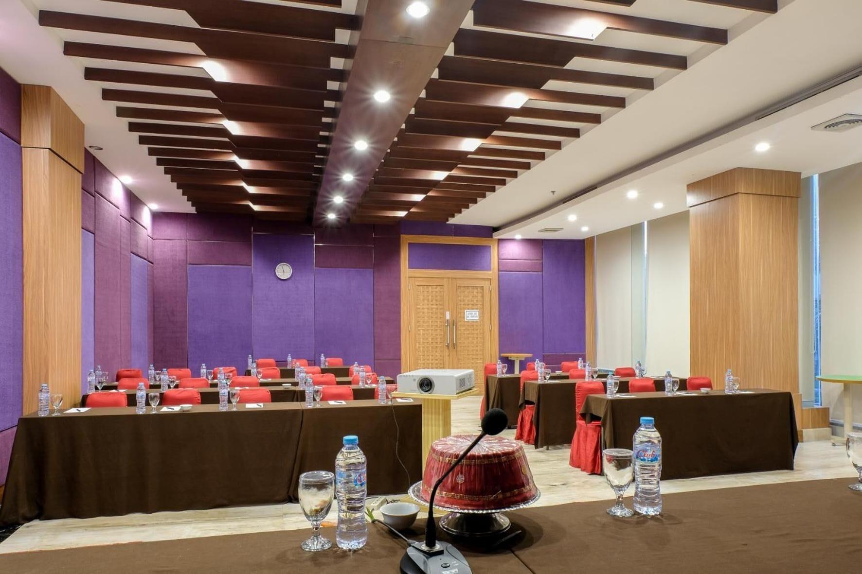 Sala de Reuniones Almadera Hotel Makassar