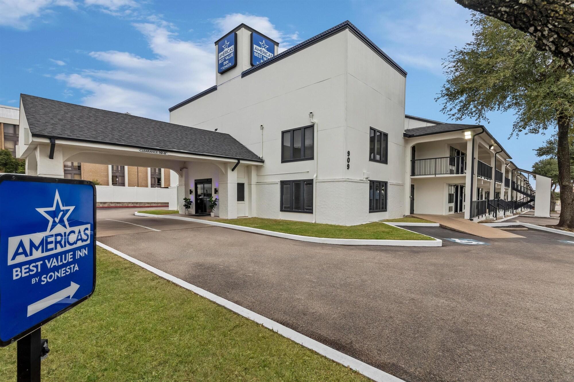 Varios Americas Best Value Inn Austin University