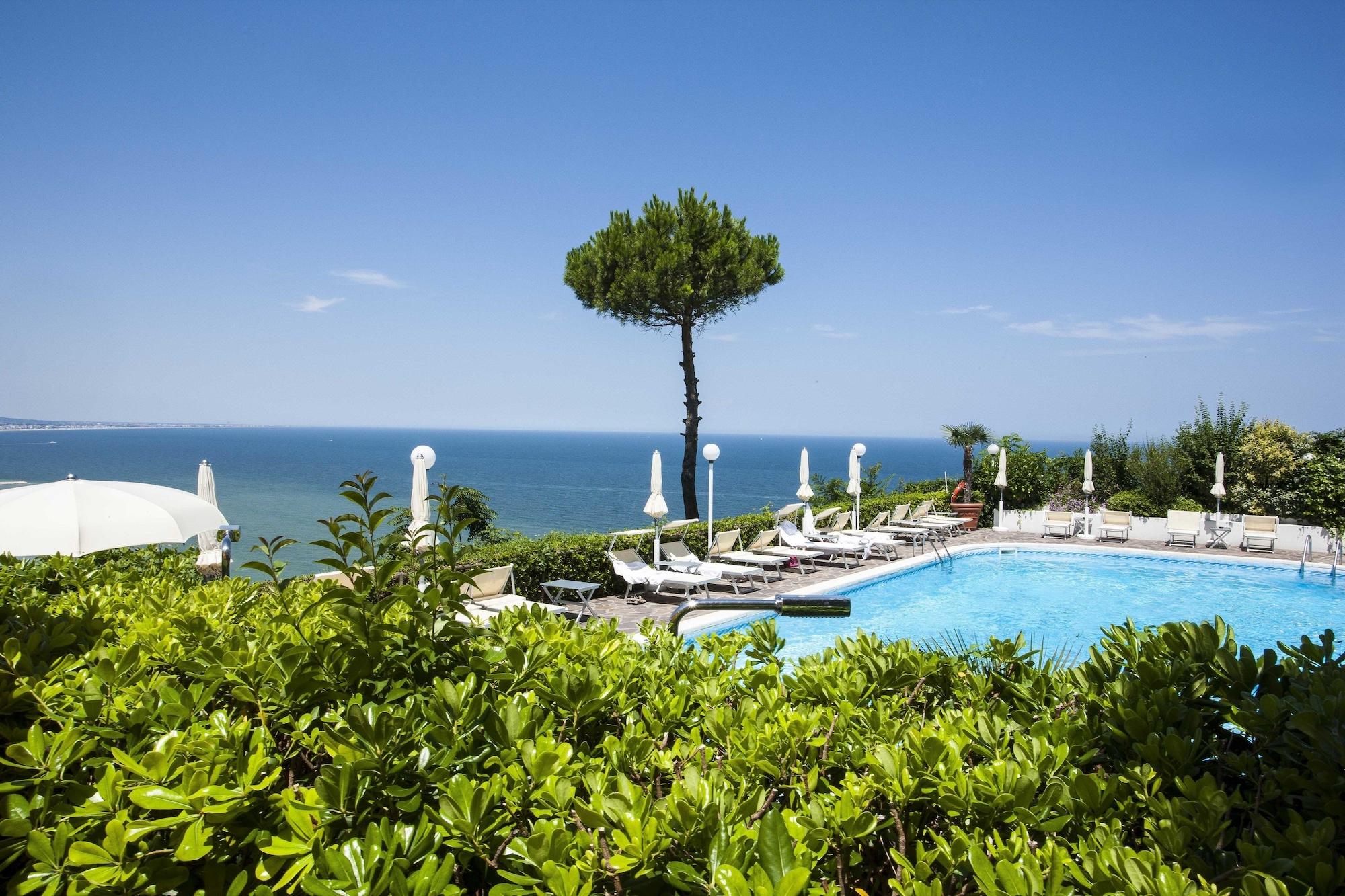 Vista Piscina Posillipo
