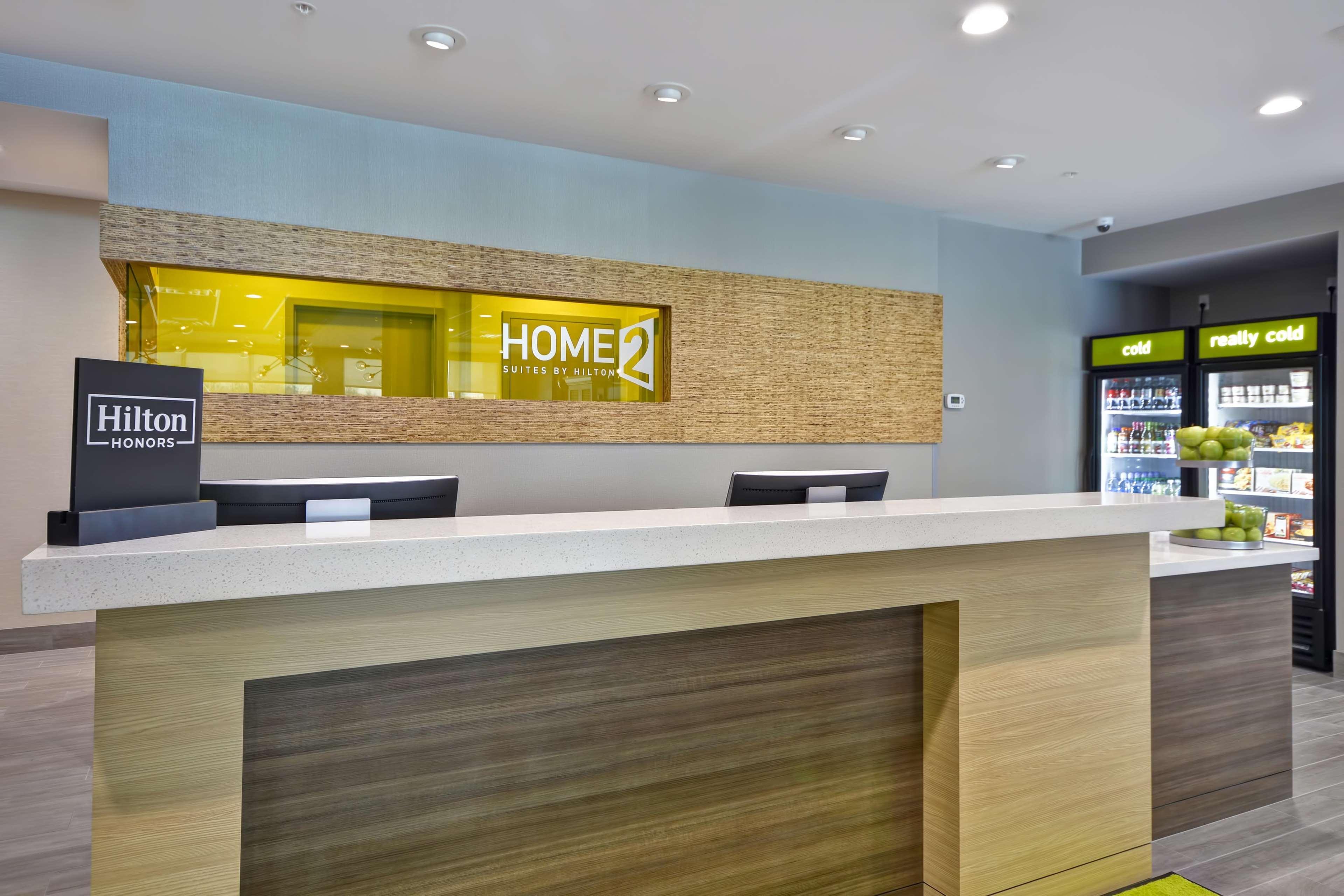 Vista Lobby Home2 Suites By Hilton Jackson, Mi