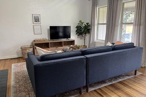 Alquiler Vacacional - Cheerful quaint home in prime Tulsa area.