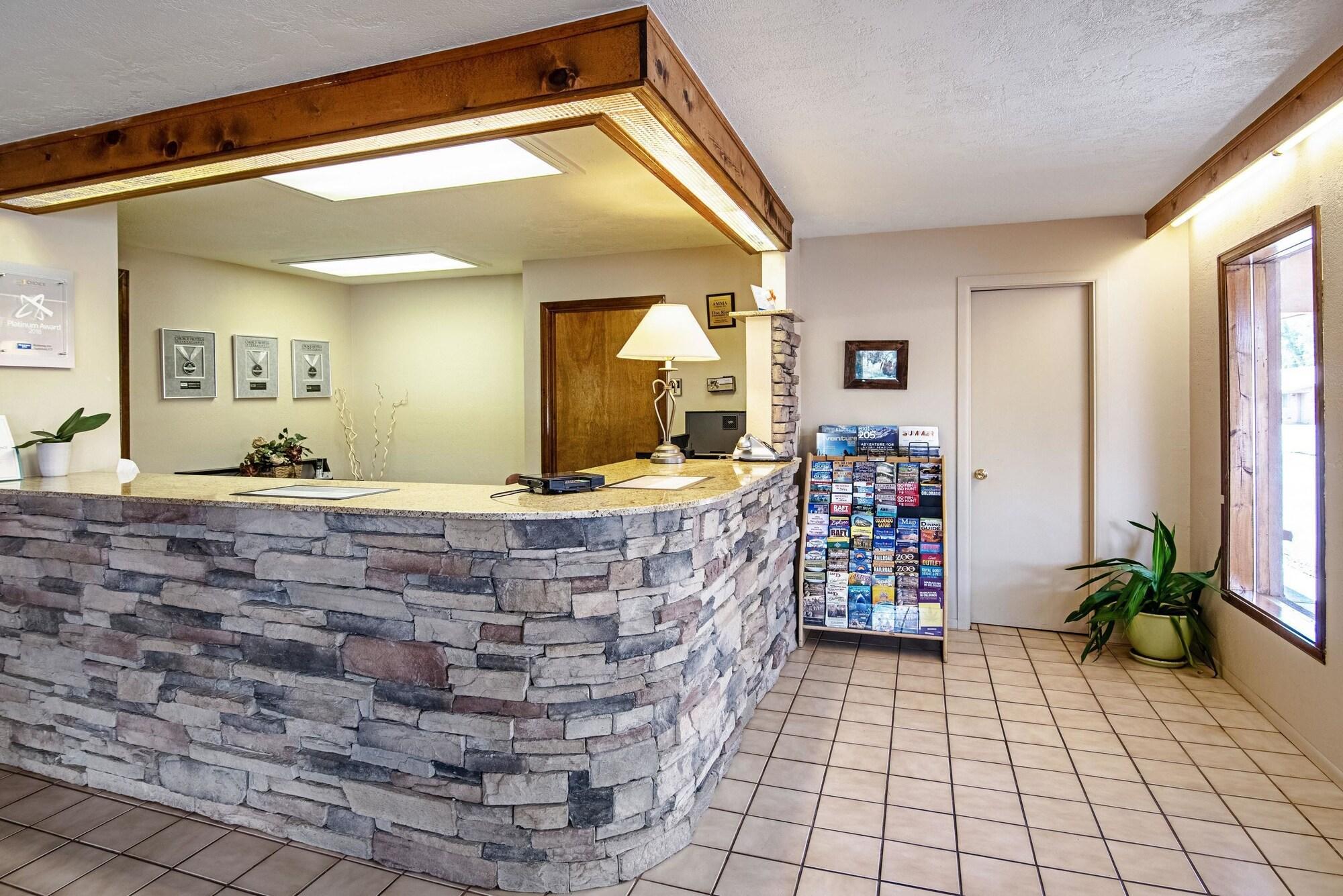 Vista Lobby Rodeway Inn Gunnison - Crested Butte