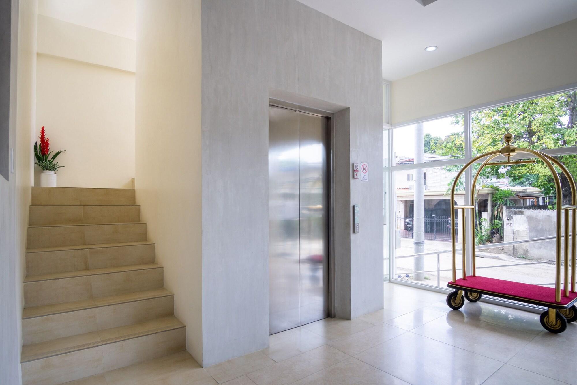 Varios 18 Suites Cebu