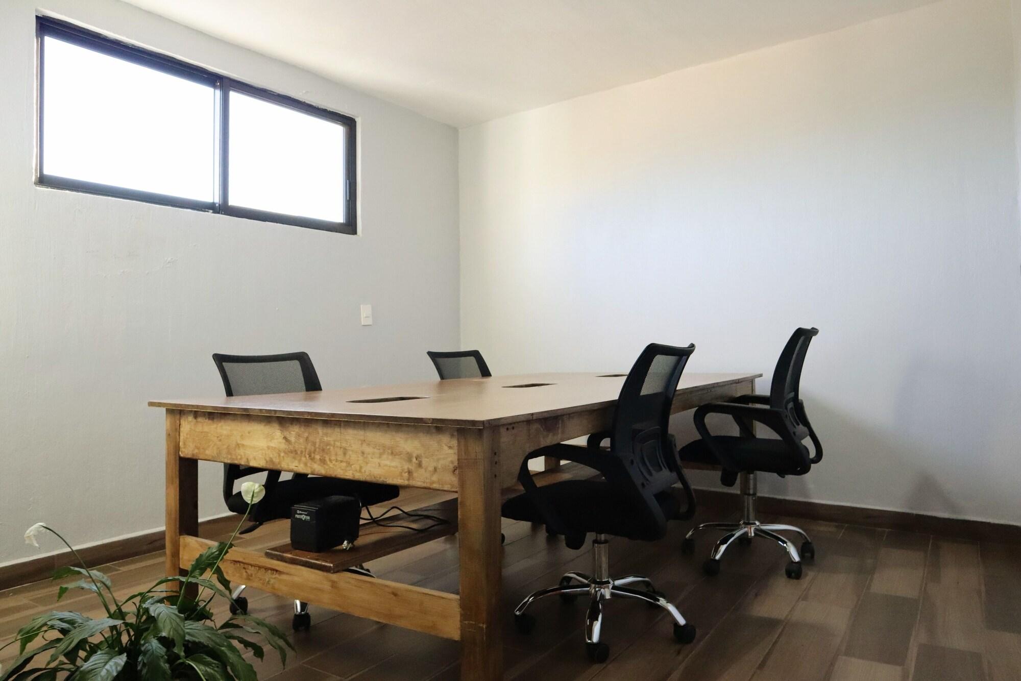 Sala de Reuniones WorkVista Cowork y Hostal