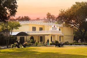 Alojamiento - Priyanka Resort
