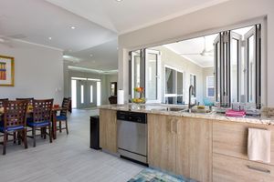 Alquiler Vacacional - Luxury Modern Villa-Pool, Ocean View Deck, In/Outdoor Kitchen, 5min to the beach