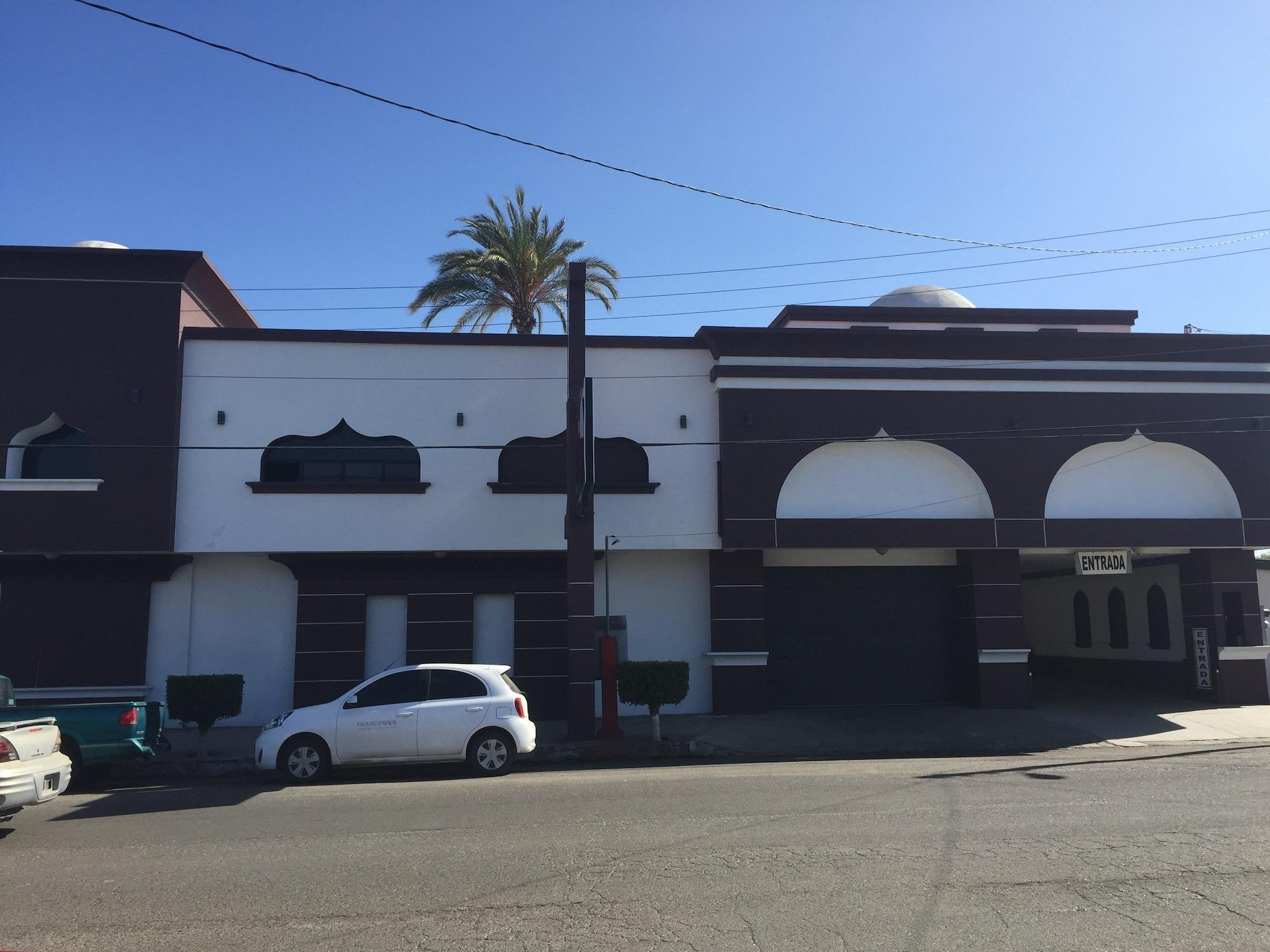 Varios Hotel Sahara