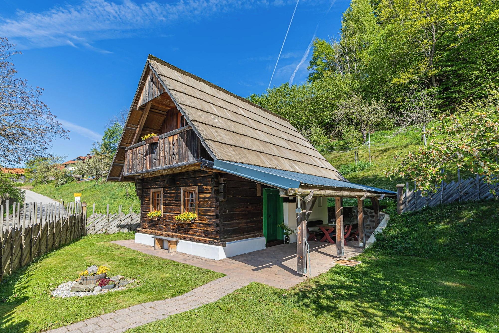 Vista Exterior Suite Alder embraced by nature