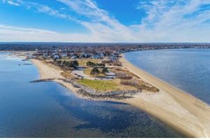 Alquiler Vacacional - Beach House for rent - 4 houses down from Conimicut Beach park.