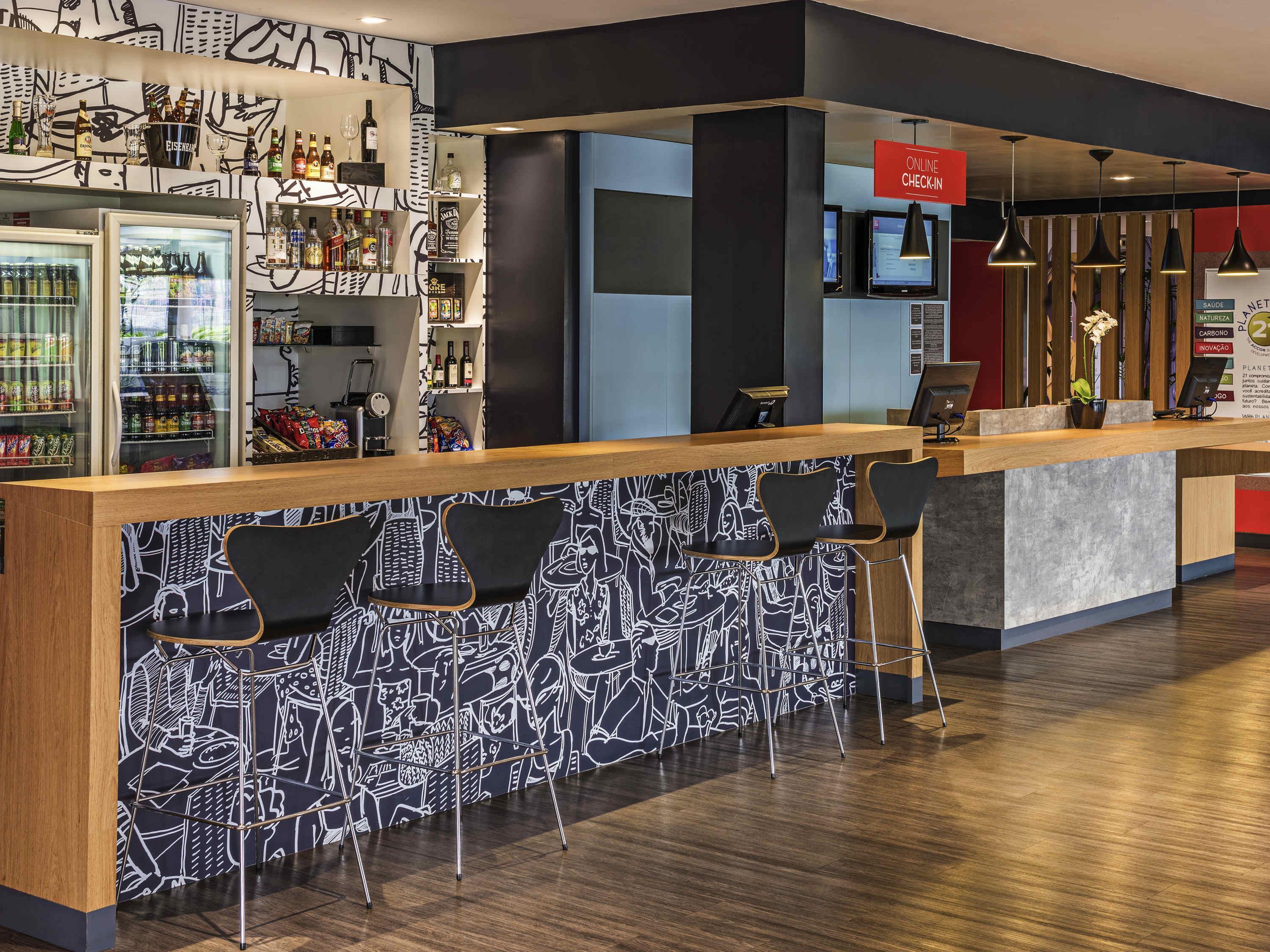 Vista Exterior ibis Curitiba Aeroporto