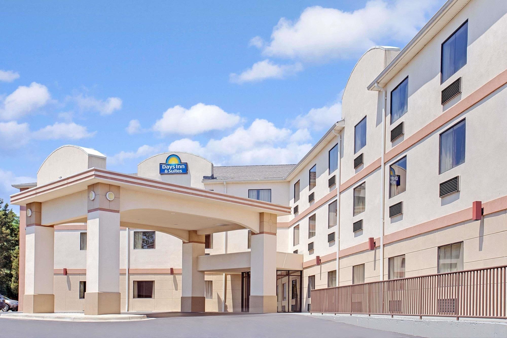 Varios Days Inn & Suites by Wyndham Laurel Near Fort Meade