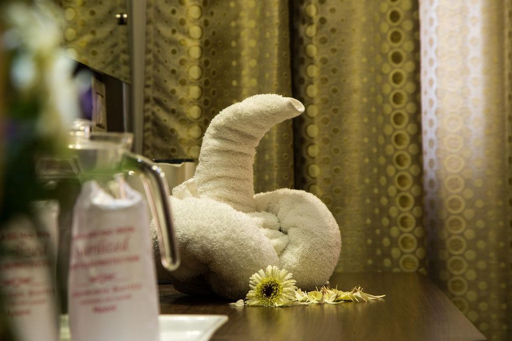 Set de Habitación Aishwarya Suites