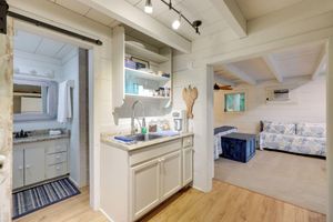 Alquiler Vacacional - 'nantucket Cottage' w/ Fishing Dock + Sunsets